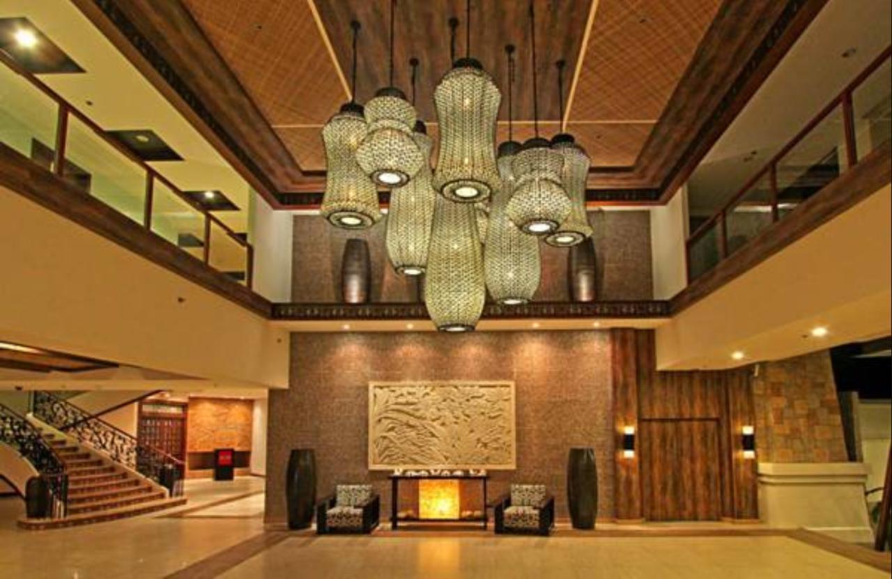 เดอะ เบลเลวู รีสอร์ท ปางเลา ภายนอก รูปภาพ The lobby of the hotel