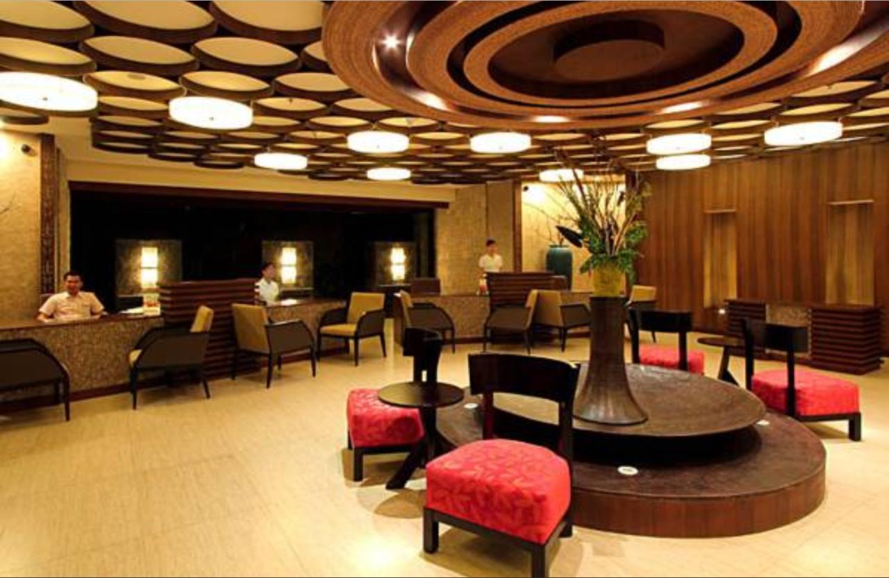 เดอะ เบลเลวู รีสอร์ท ปางเลา ภายนอก รูปภาพ The lounge at the airport